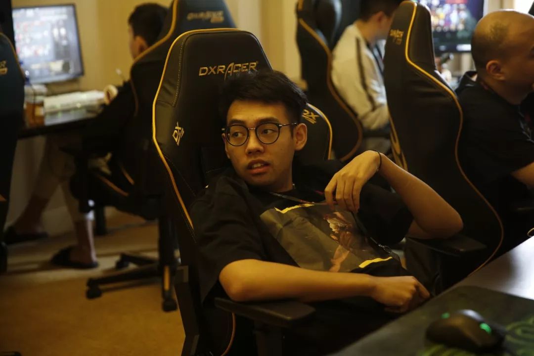 s1mple 和 BC.Game 在 ESL Challenger League Season 50： Europe - Cup 2 中获胜