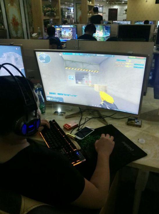 OG 从 Virtus.pro 租借 FL4MUS;